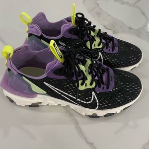 Nike Women’s React Vision
